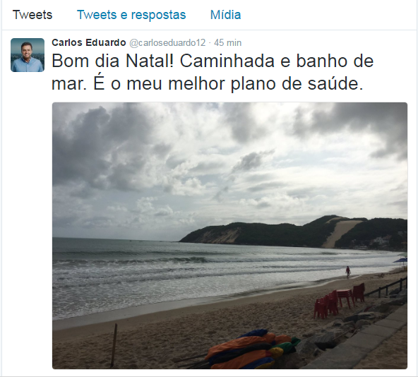 Carlos Eduardo diz no Twitter que “ caminhada e banho de mar” é o melhor plano de saúde