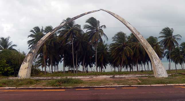 Prefeitura de Touros recebe autorização do Denit para restauração do monumento Marco Zero BR101-RN