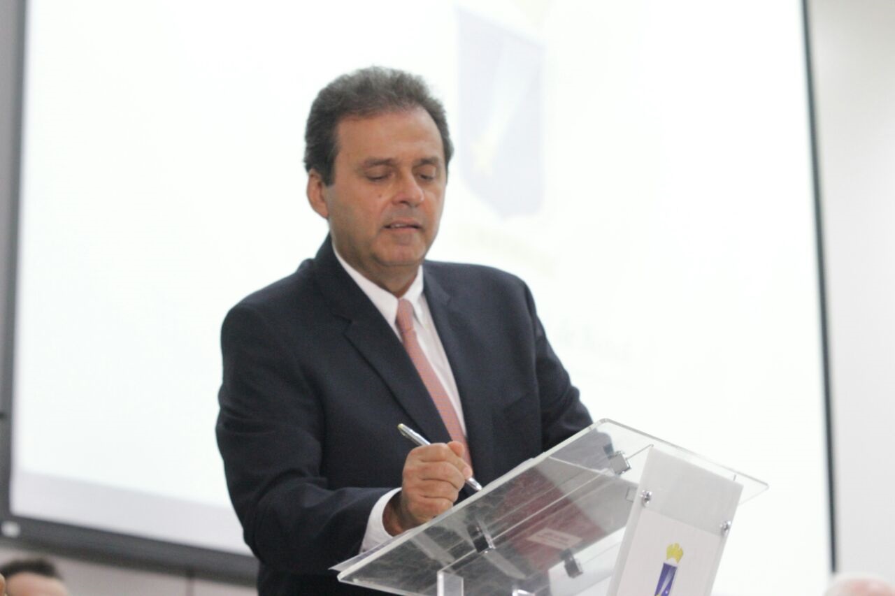 Veja na íntegra discurso de posse: Carlos Eduardo diz aos servidores que, ao contrário dos Reis Magos, não tem “ouro, incenso e mirra”