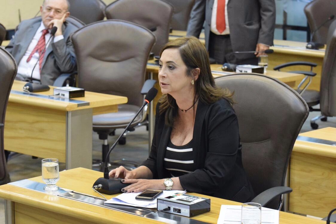 Projeto garante vagas em terceirizadas para mulheres vítimas de violência