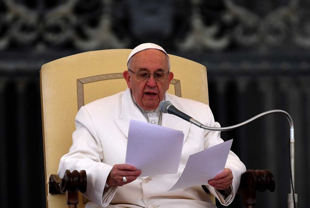 Papa Francisco envia carta a Lula pedindo para ele não desanimar