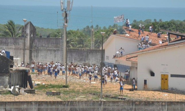 Lauro Jardim: governo dá R$ 100 milhões para Forças Armadas atuarem nos presídios em crise