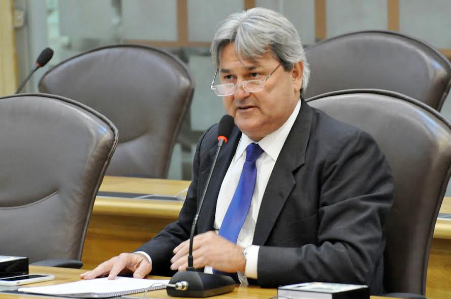 AL derruba veto do governador e servidores ficam isentos de pagar juros de tributos estaduais