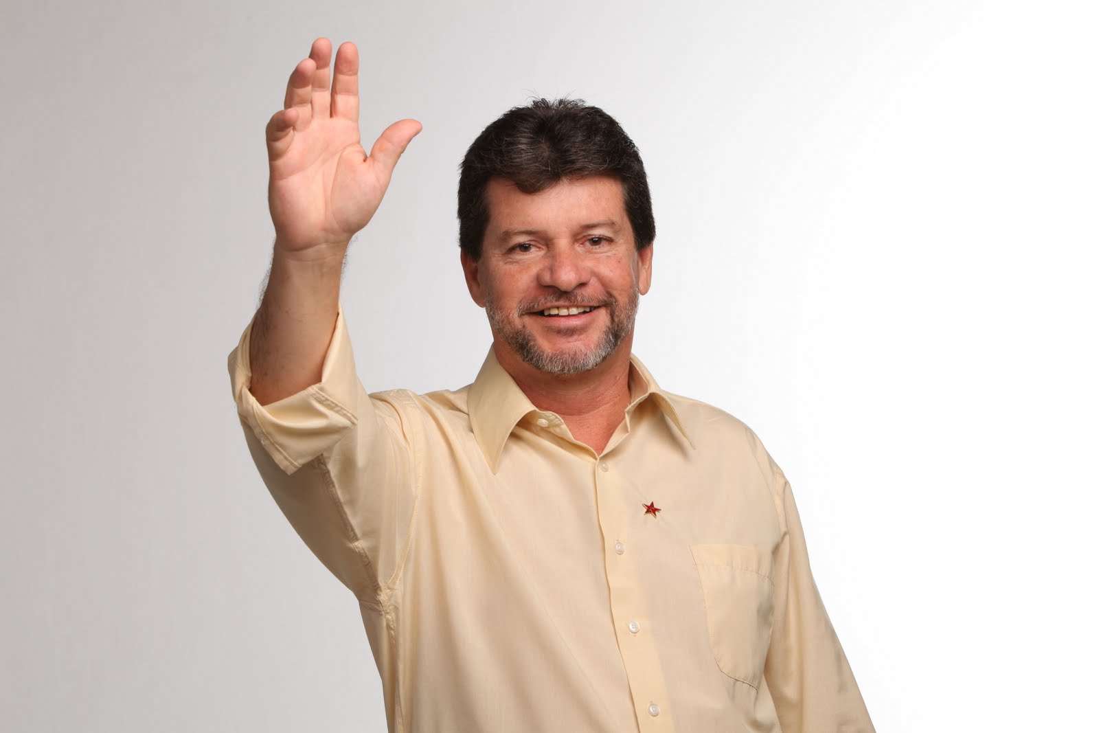Vereador Hugo Manso confirma que mais de 800 ônibus, vans e carros vão se deslocar do RN para a Paraíba para participar da visita de Lula e Dilma ao município de Monteiro