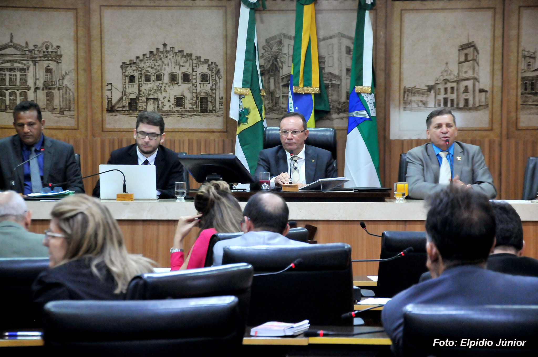 Por unanimidade, Câmara derruba veto do prefeito Carlos Eduardo e institui a "Patrulha Maria da Penha"