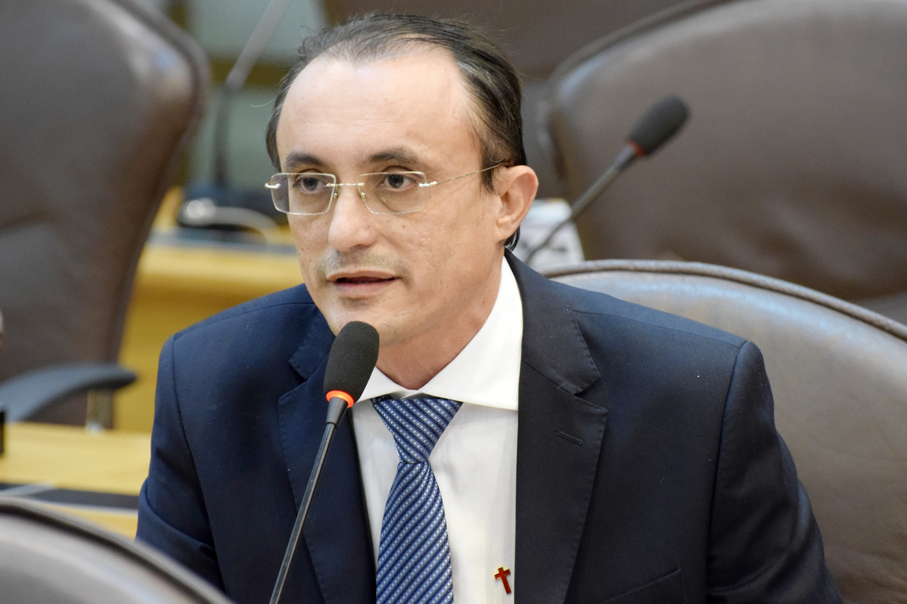 Iniciativa de Souza regulamenta participação popular na elaboração de leis
