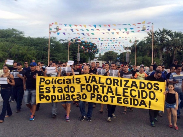 Policiais e Bombeiros fazem caminhada nesta segunda-feira, para cobrar do governo compromissos assumidos com as categorias