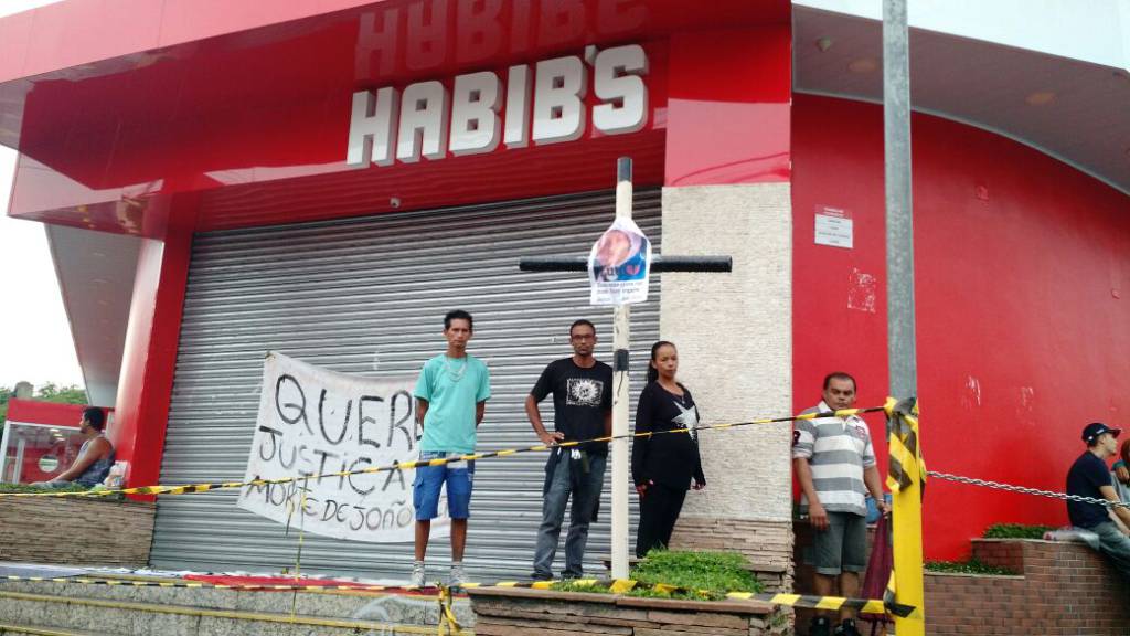 Advogado quer pedir exumação do corpo do menino João Victor morto no Habib's