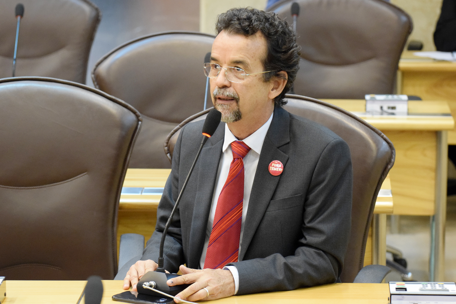 Mineiro apresenta emendas ao Projeto de Lei do Artesanato