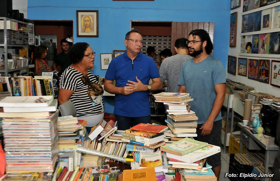 Raniere Barbosa participa da 4ª edição da Feira Livre e anuncia que pretende incentivar a cultura