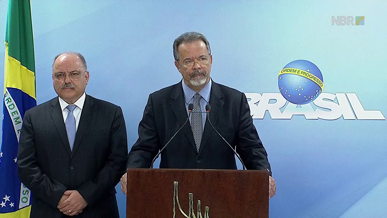 Temer convoca tropas federais para Brasília