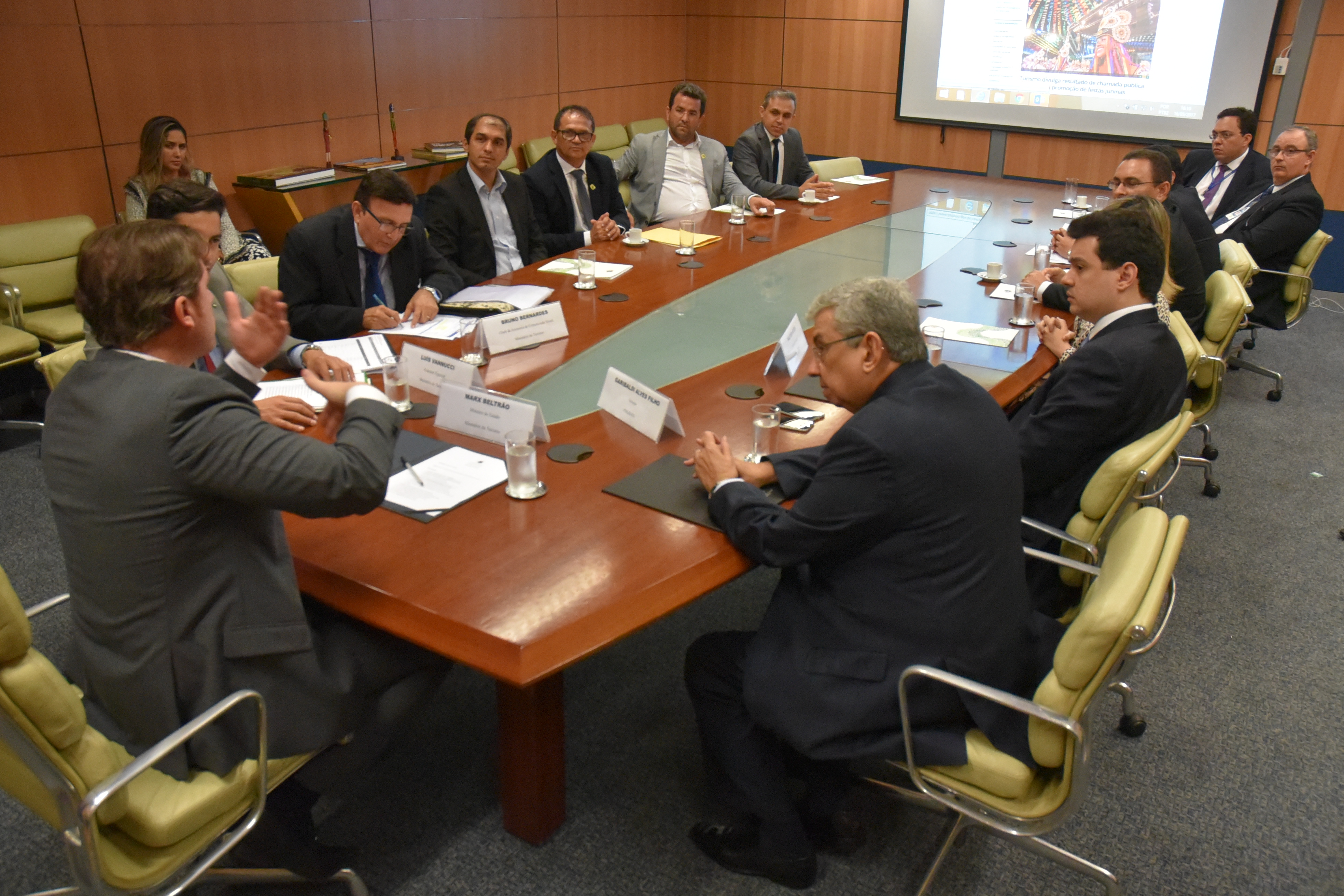 Prefeitos pleiteiam no Ministério do Turismo convênios de infraestrutura turística