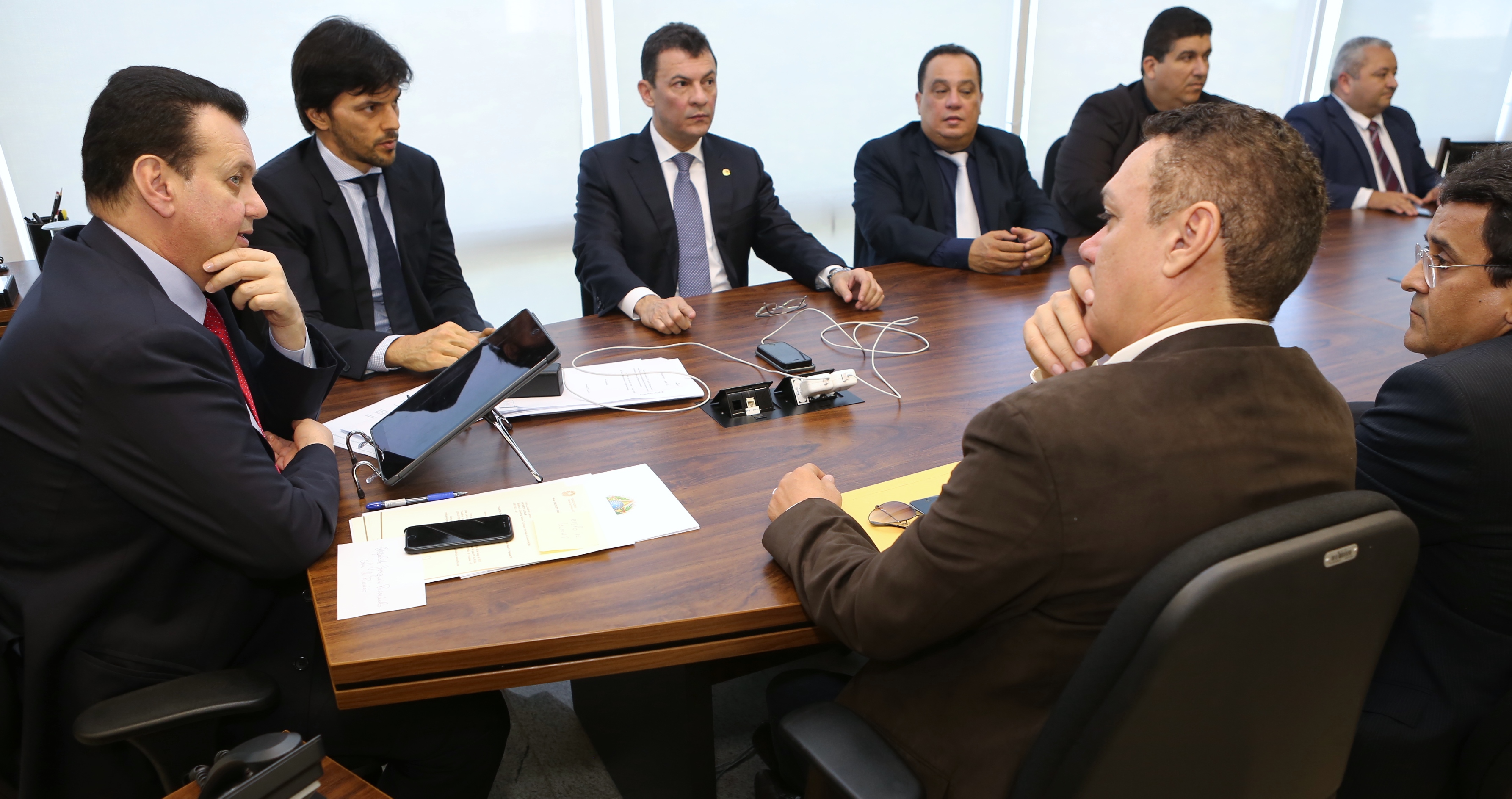 Prefeitos do RN discutem com ministro implantação de internet gratuita nos municípios