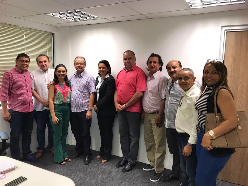 Nelter Queiroz leva prefeito e vereadores de Acari para audiência na Sesed