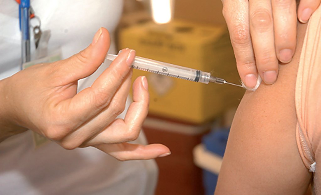 Vacinação contra gripe será  aberta para toda população a partir da segunda-feira