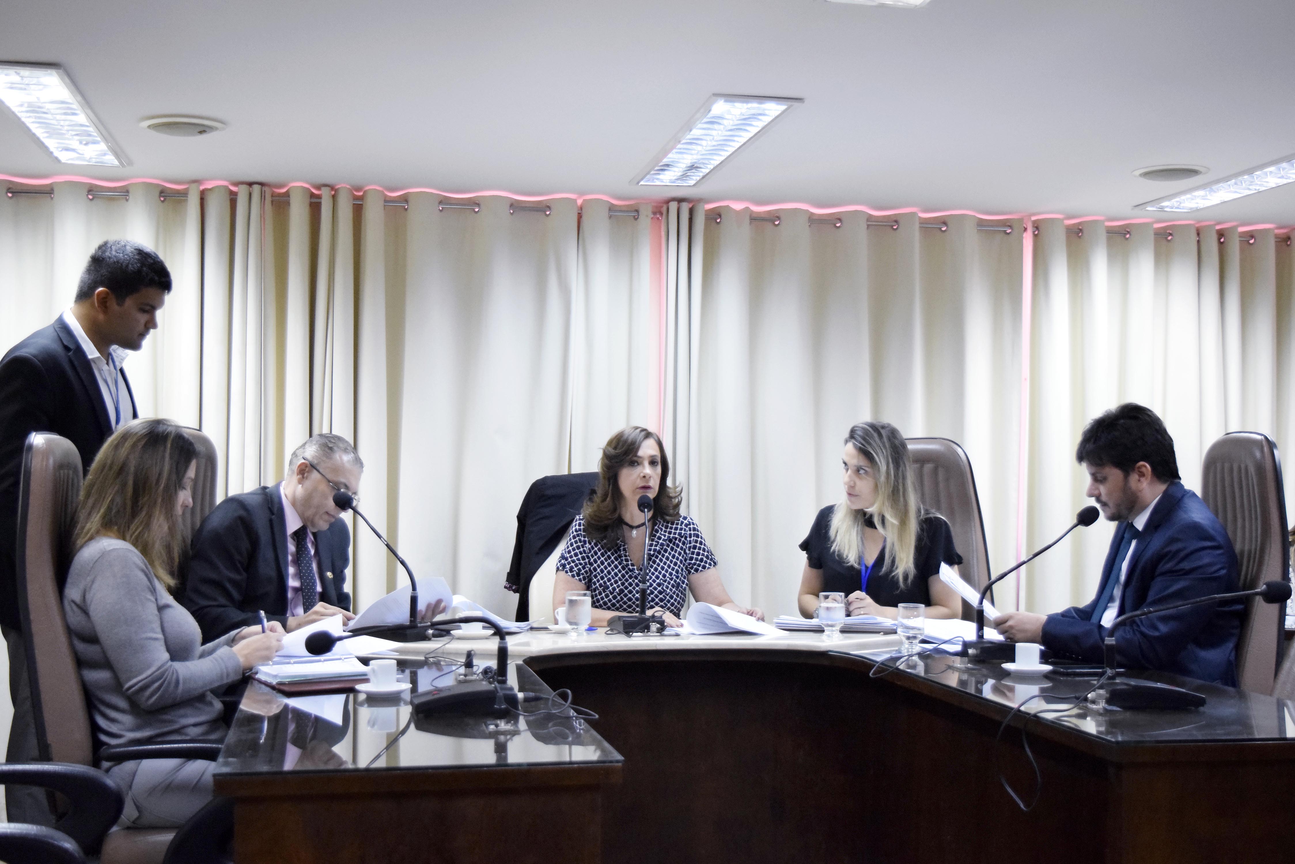 CCJ aprova revisão anual de remuneração de servidores do Tribunal de Contas