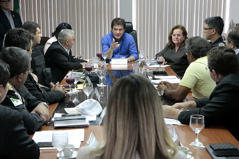 Governador discute fiscalização de transportes no RN com sindicatos