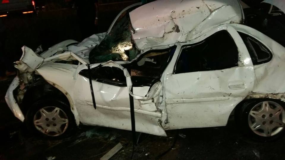 FOTOS: grave acidente de carro entre Emaús e o Satélite deixa vítima fatal e duas feridas