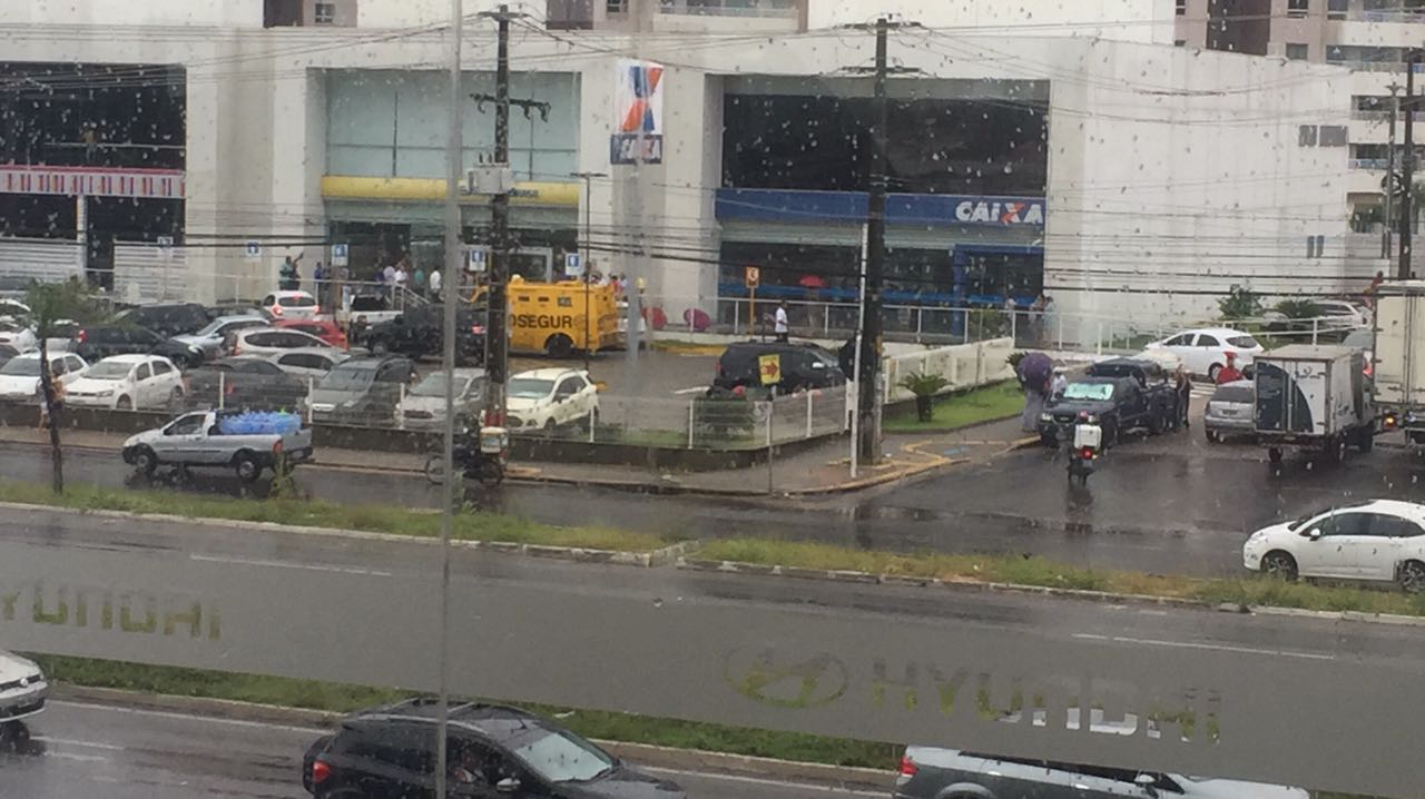Delegacia de Furtos e Roubos prende suspeito de ataque a carro-forte em Neópolis