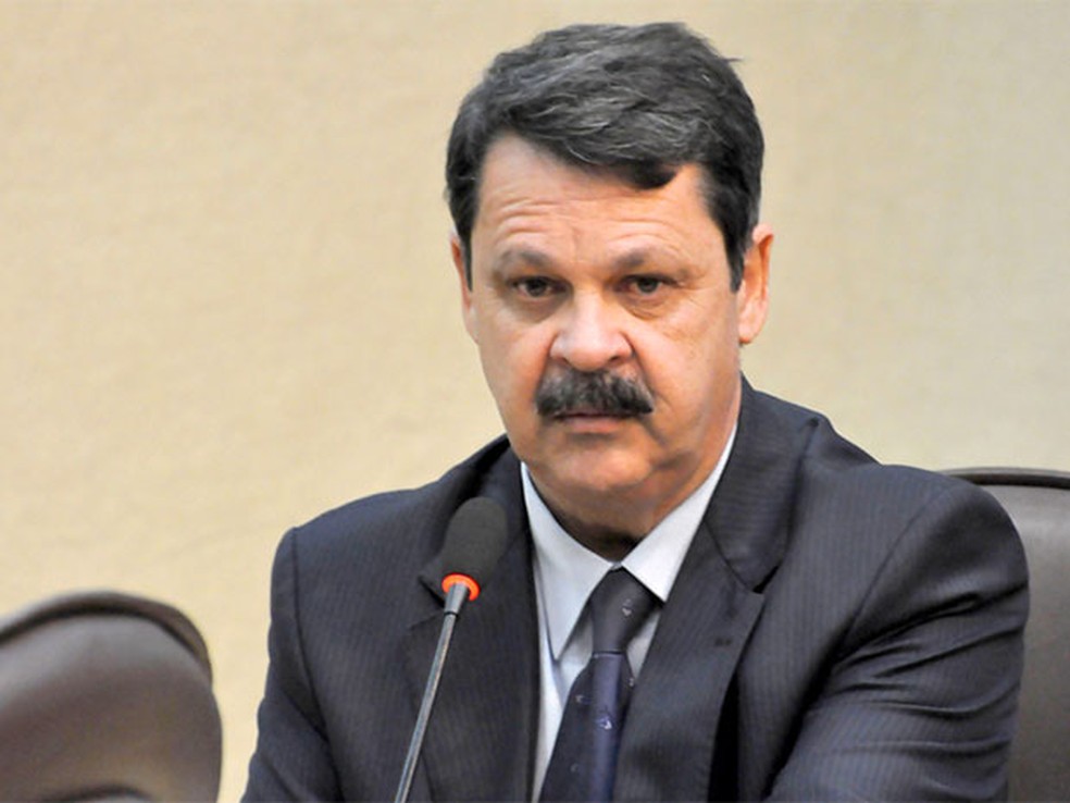 Suplente não assume por afastamento de Ricardo Motta