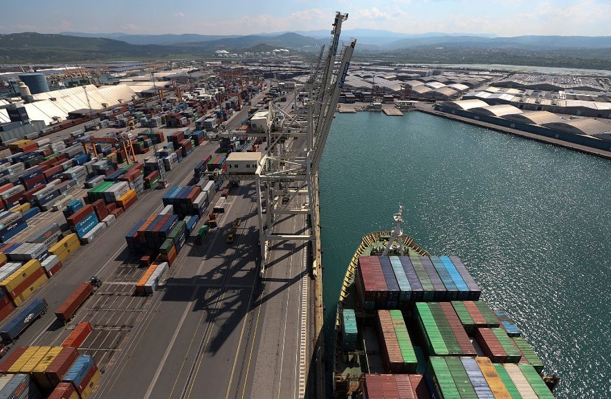 Governo aumenta para US$ 60 bilhões estimativa de superávit comercial para 2017