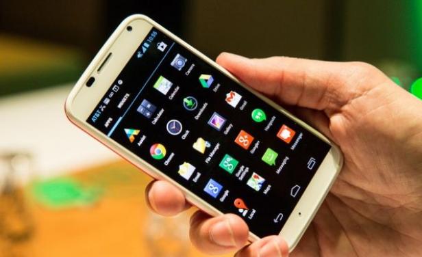 Brasil registra queda de 4% no número de linhas de celular