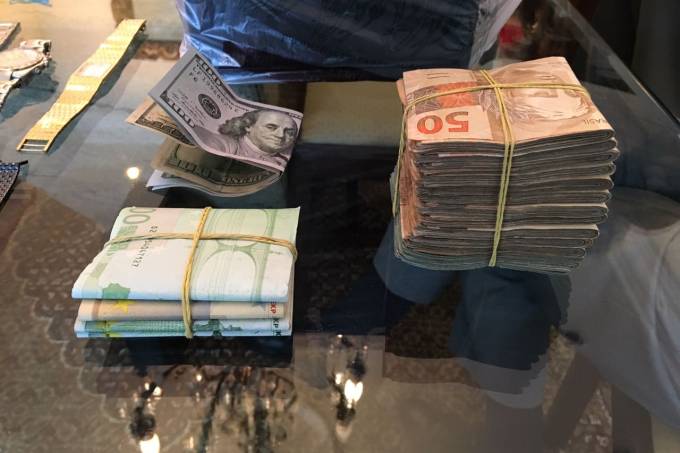 Operação Ponto Final: joias, relógios e milhares de reais