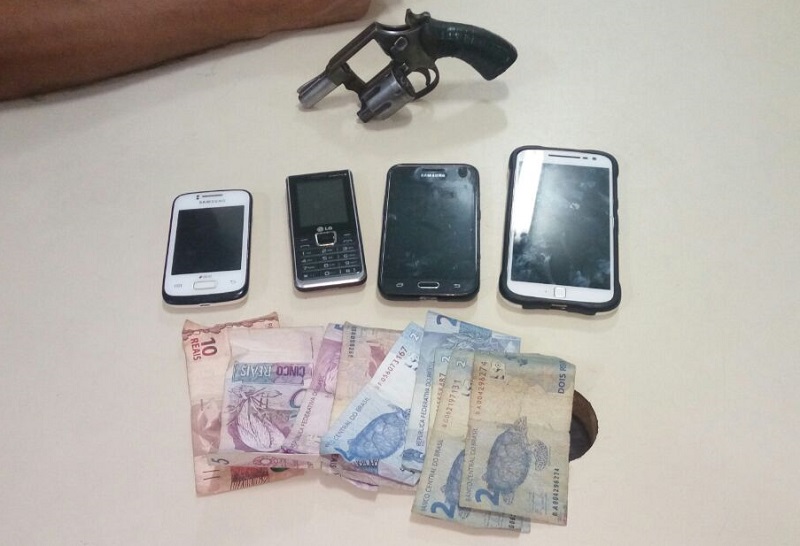 Polícia Militar detém suspeitos de assalto a ônibus na zona Norte de Natal