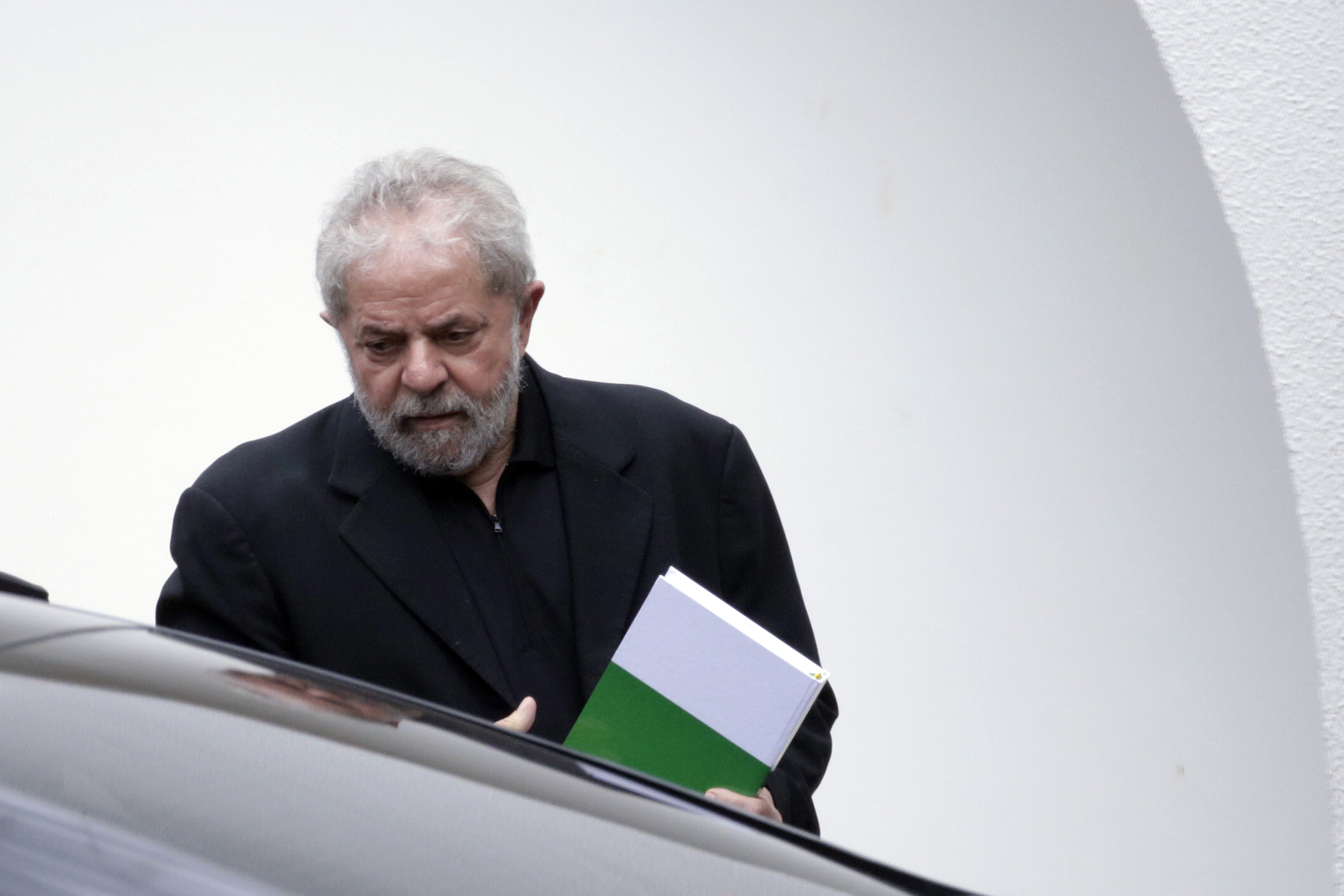 Justiça Federal cancela entrega de título honoris causa a Lula