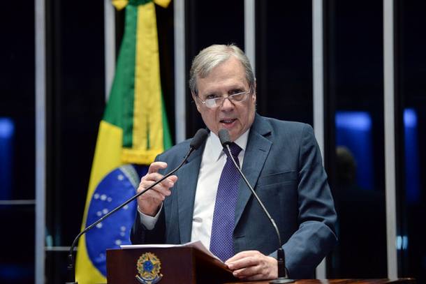 Tasso diz que parlamentarismo é “bandeira oficial” do PSDB