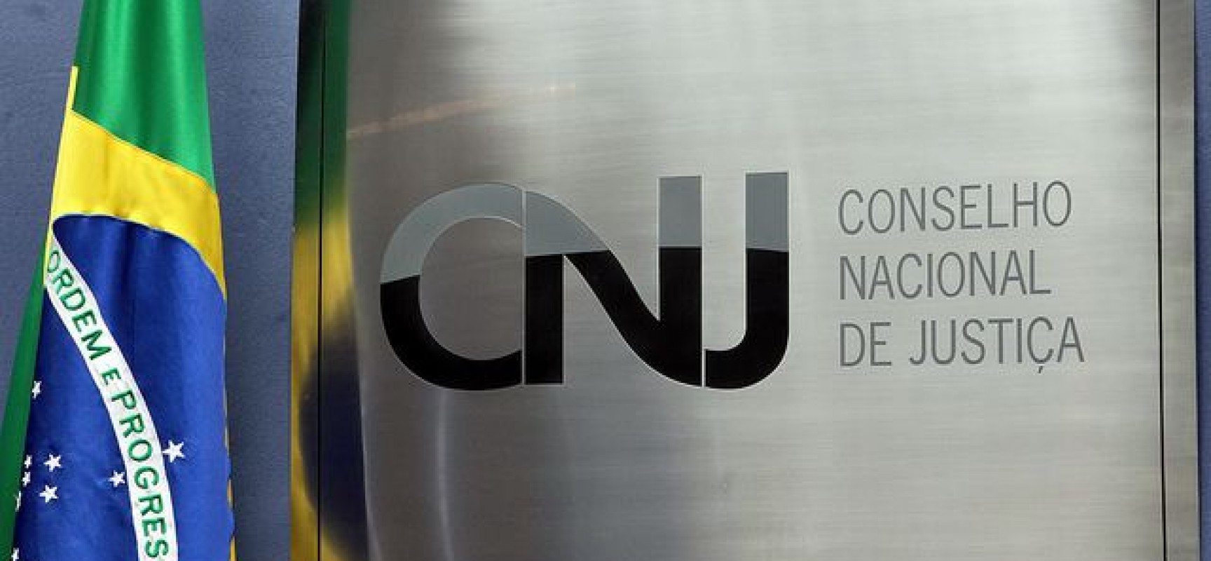 Conselho Nacional de Justiça decide investigar folha de salários de juízes de todo o país