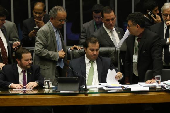 Câmara inicia votação de reforma retirando percentual de fundo público eleitoral
