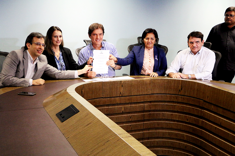 Governador assina ordem de serviço para construção de laboratório de DNA