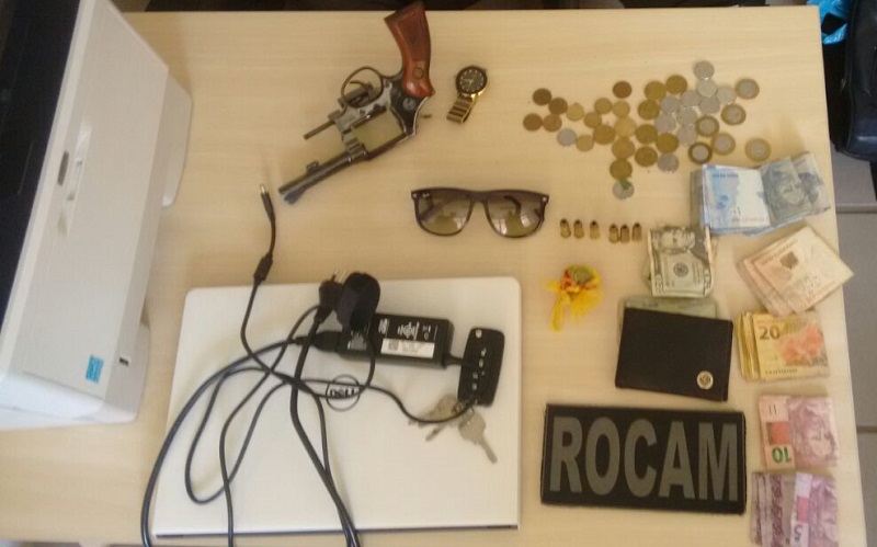 Polícia Militar recupera veículo, materiais roubados, apreende suspeitos e um foragido