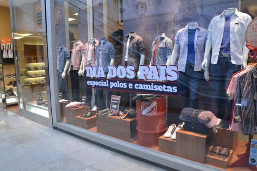 Vendas para o Dia dos Pais crescem 2,5% após dois anos de queda, indica Serasa