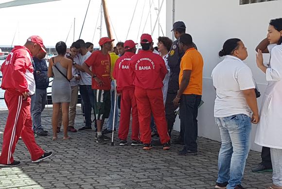 Naufrágio em Salvador: resgate de pessoas com vida é improvável, diz Samu