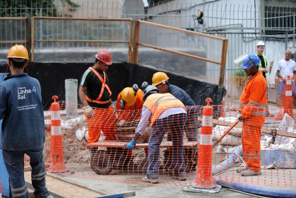 Pesquisa da CNI diz que indústria da construção está menos pessimista