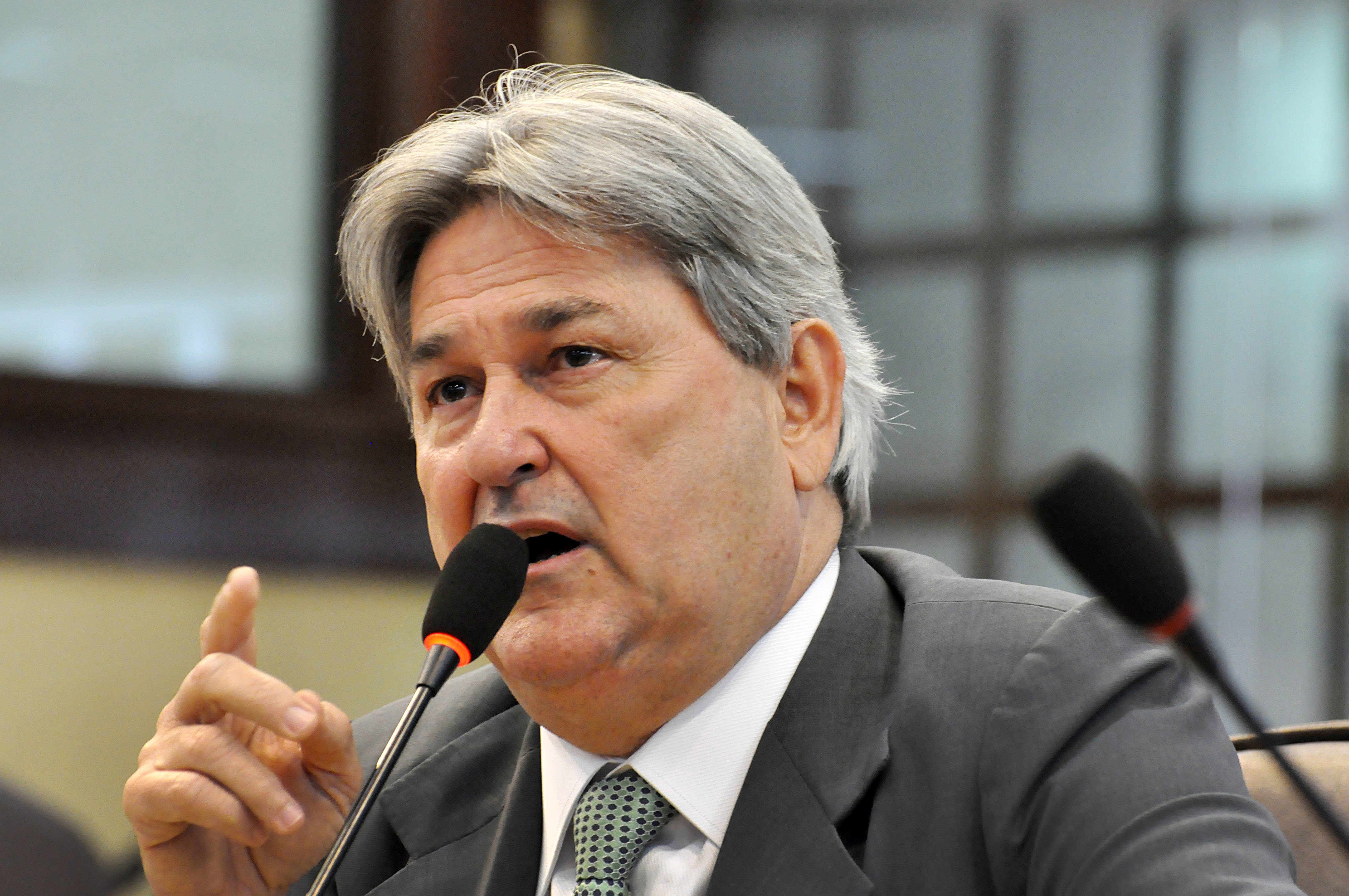 Tomba agradece Governo pela recuperação de estradas da Região do Trairi