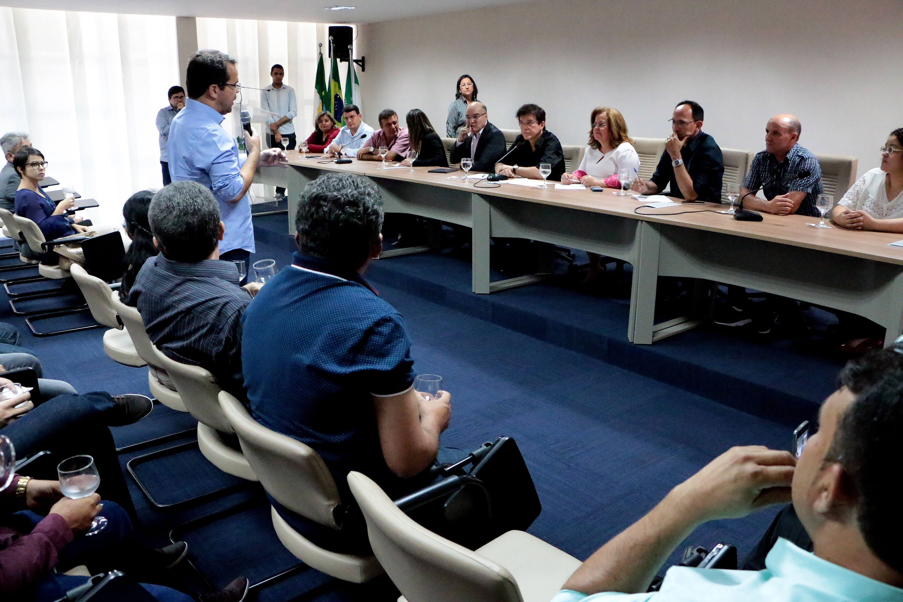 Governo garante apoio a oficinas de costura do Seridó