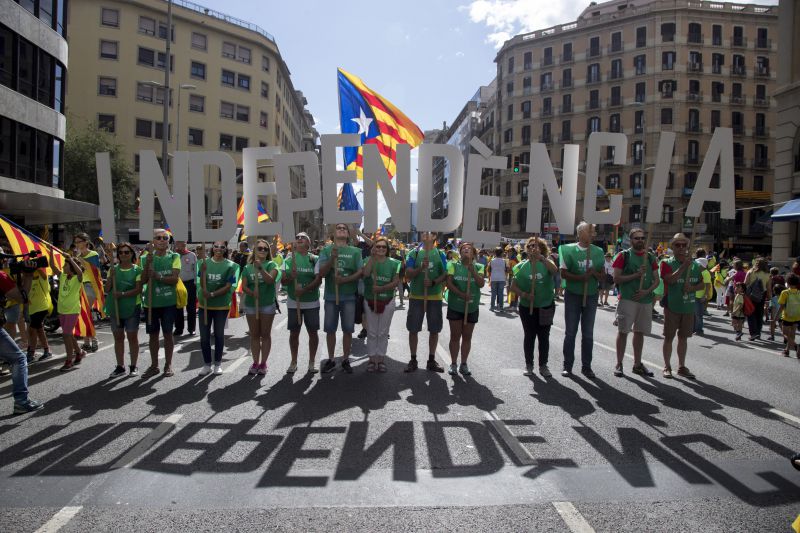 Tribunal espanhol suspende lei para criação de Estado catalão