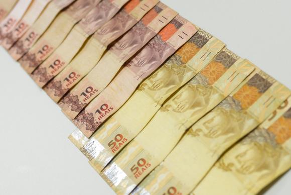 Mercado financeiro aumenta projeção para o PIB e reduz para inflação