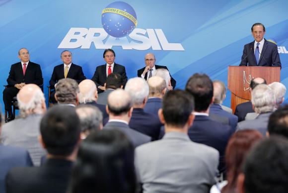 Empresários e sindicalistas se reúnem com Temer e ministros no Planalto