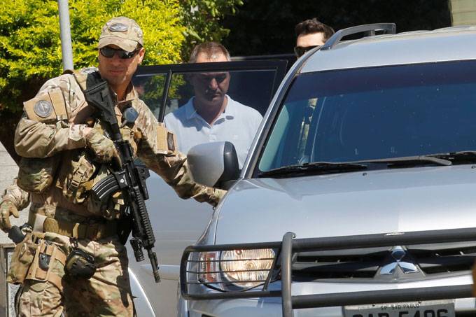 Joesley Batista deixa carceragem da PF em SP e será transferido para Brasília