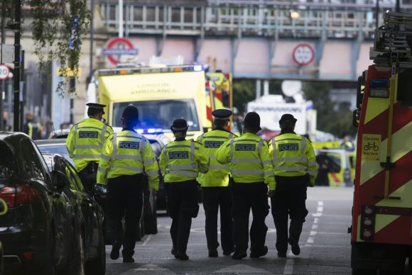 Explosão no metrô de Londres deixa 18 feridos; polícia vê ato terrorista