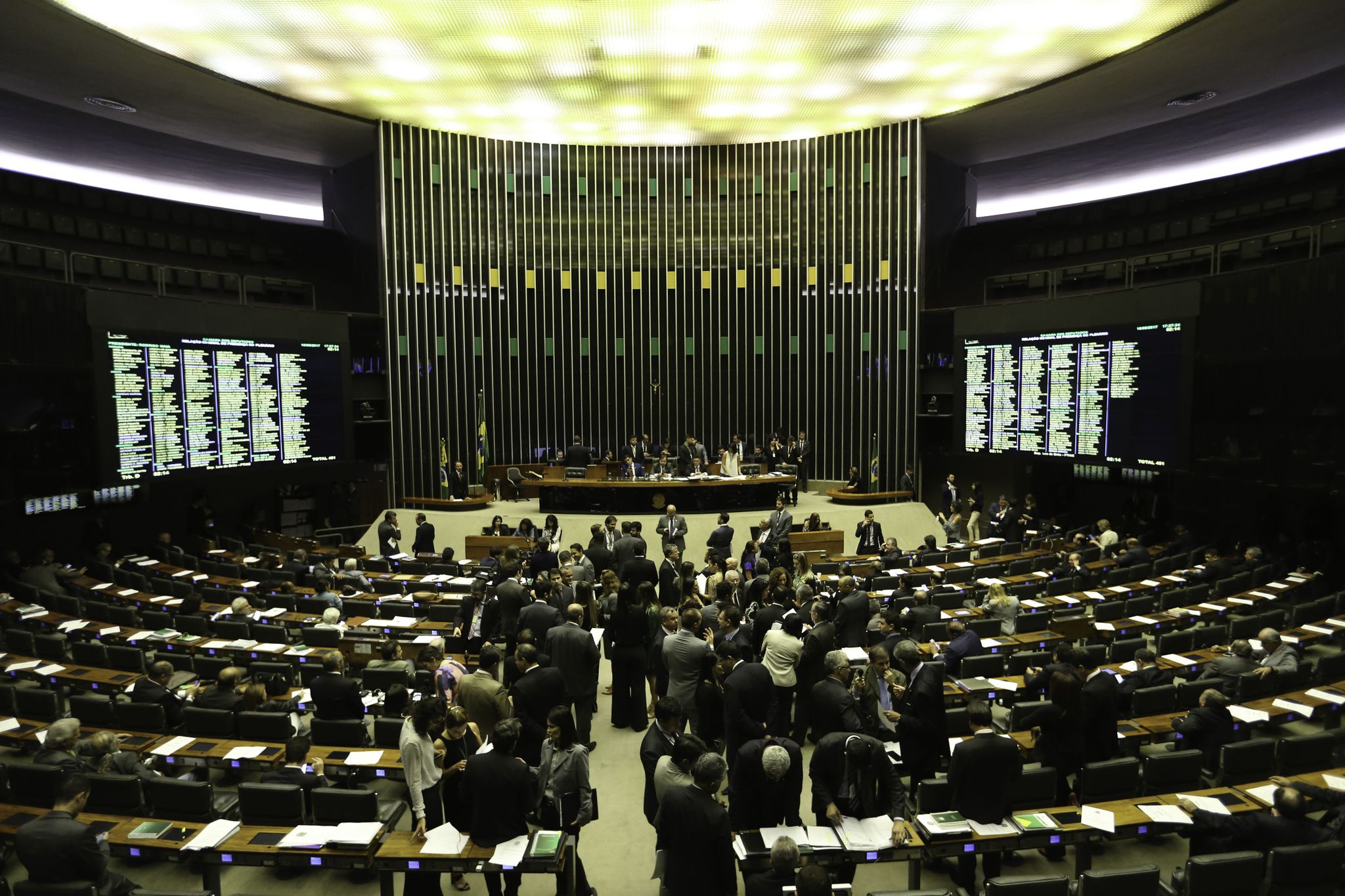 Deputados voltam a discutir propostas da reforma política