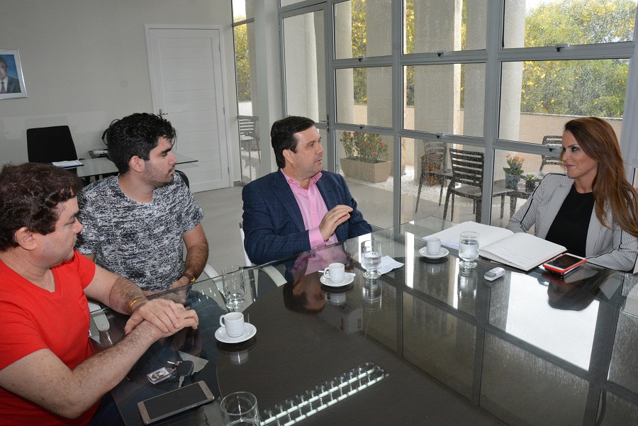 Galeno Torquato acompanha prefeitos do Alto Oeste em reuniões com secretários