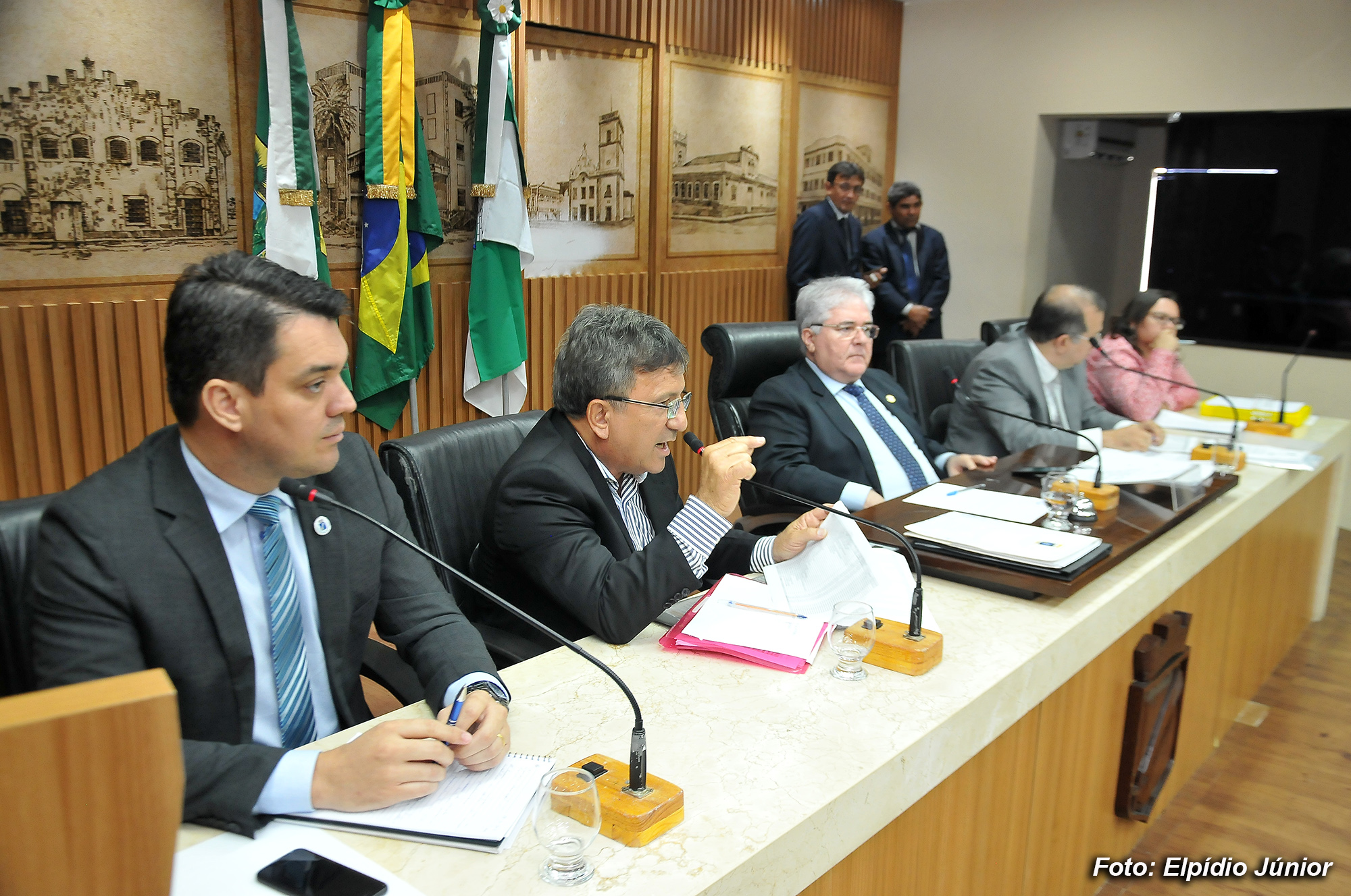 Vereadores de Natal debatem pedido de empréstimo da Prefeitura