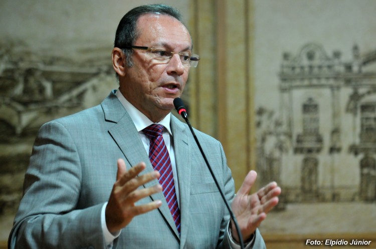 Procurador diz que CMN pode determinar retorno de Raniere à Casa