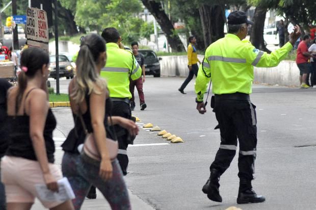 Temer veta uso de armas de fogo por agentes de trânsito