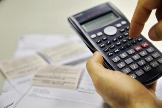 Metade dos brasileiros está com empréstimo ou financiamento atrasado
